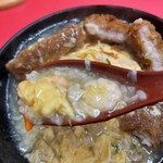 泰養軒 - 中の炒飯はいつもの豚肉じゃなくてエビが入っていた