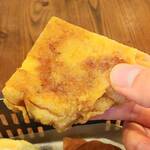 新橋ベーカリー - フレンチトーストはメープルが超しみしみで美味しい。