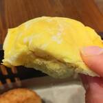 新橋ベーカリー - かぼちゃパンはほんのり甘い。