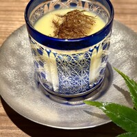 日本料理FUJI - 蓋を開けると、とうもろこしの髭をあしらわれています。濃厚なとうもろこしに時折ゴロッととうもろこしの塊が入って嬉しい悲鳴