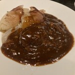 百華 - 薄皮付きの大きな玉葱1個が添えられます