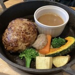 ビストロ チムニー - 数量限定のスキレットハンバーグ