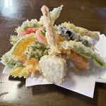 本格手打ち蕎麦・うどん 芭蕉苑 本店 - 四角いのは珍しいこんにゃくの天ぷら