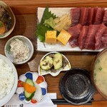 天然本マグロ専門店 司 - 天然本鮪のお刺身定食　シーチキンも手作りです