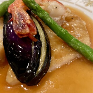 ラウンジ&レストラン カプリコーン_1