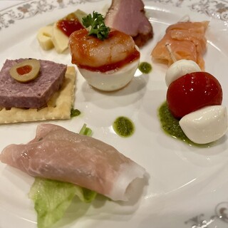 ラウンジ&レストラン カプリコーン_0