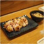 鳥焼き 大塚あけつげ - もも肉のタタキ