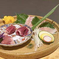 朝挽き地鶏の刺身