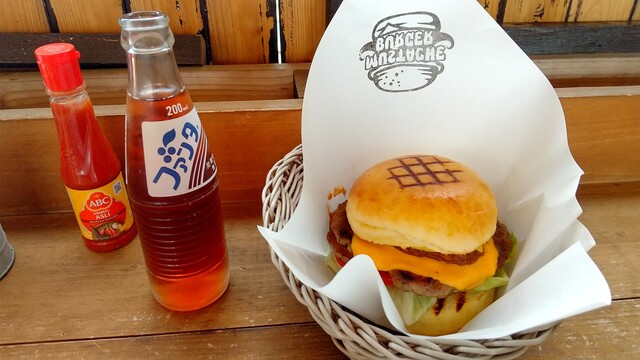Mustache Burger（マスタッシュバーガー） - 浜吉田（ハンバーガー）の写真