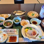 福松荘 - 朝食→アジの干物・・冷たい　刺身→完全乾いている