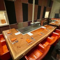 けやき坂 - 予約した完全個室。周囲と隔離されているので楽しい会話の他、調理の音も香りも一層楽しめました