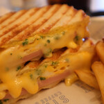 STRAIGHT COFFEE & SANDWICH - 