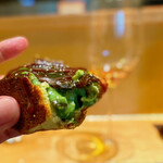 銀座 大石 - フレンチのデセールって、こんなだった。 これも立派な皿。 最後まですっごいフレンチを主張してきます。 でも旨いな〜、これ。 完食できました。 なんかうれしー。