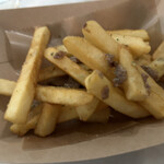 Nim's Pizza - アンチョビペーストのかかったフライドポテトも美味しいおすすめ！