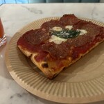 Nim's Pizza - シチリアンの自家製ピザソースはレベチで美味しい！トマトの香り高い！