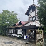 旦念亭 - 軽井沢っぽい雰囲気を備えた外観のお店