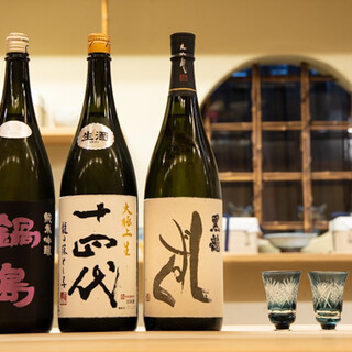 料理の美味しさが際立つ、厳選された様々な美酒に酔いしれる