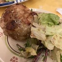 トラットリア ラ タルタルギーナ - 肉肉しいハンバーグ
