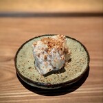 日本料理FUJI - 短い時期だけいただける、長田の桃の 白和え。煎りたての、希少な 藤枝の金胡麻が香ります。