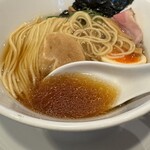 酒肴場 屯 - 今日は八戸と境港の平子煮干しを使用。ほんのりビターで旨みもしっかり