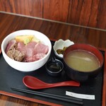 市場めし とくだ屋 - 