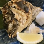 呑み喰い処 一久 - 【'24.7】魚のかぶと塩焼き　600えん
