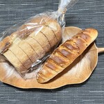 Johan - 料理写真:カンパーニュとオレンジ胡桃