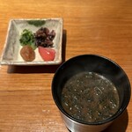 鉄板焼 濠 - 香の物と赤出汁