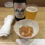 春のお店 - 瓶ビールとお通し