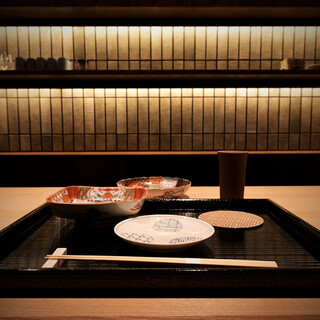 焼鳥はじめ、当店名物や旬食材の土鍋ご飯を愉しむコース