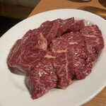 炭火焼肉ホルモン まるは - 