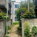 カフェ・グラン・ジュテ - この奥に進むと。。。