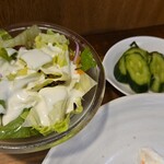 キッチン ブルー グローブ - サラダ、お新香のアップ