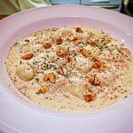 ペンネ　ゴルゴンゾーラソース