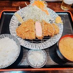 とんかつ・トンテキ たつまきや - 全体像