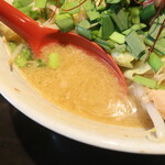 麺酒房 龍安 - スープ