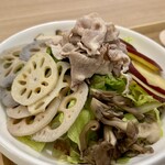 そらいろLOUNGE - 豚肉・舞茸・レンコンに レタスたっぷり (♡ >ω< ♡)
