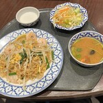 メナムのほとり - パッタイのセット