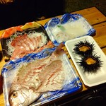 まるさんビーチマート - 料理写真: