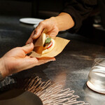 アルギュロス - 花巻で巻いた黒豚