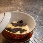 アルギュロス - 玉ねぎのピュレにトリュフ