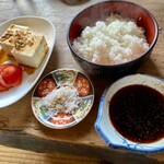 野沢屋 - こんなセットで税込3000円と神様的プライス、ご飯は古米かな〜(≧∀≦)