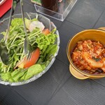 北海道カムイテラス ビアピリカ - サラダ  キムチ