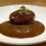 洋食 おがた - 酸味の効いたデミの味わいが堪らない