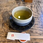 うなぎ馳走 八嶋 - 最初に温かいお茶をいただけます