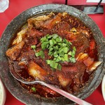中華飯店 - 水煮牛肉