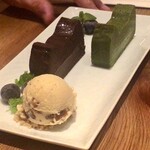 水色食堂 - 二種(抹茶＆チョコレート)のガトーショコラとラムレーズンアイス