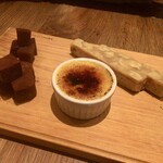 水色食堂 - 小さなお菓子の盛り合わせ（クリーム・ブリュレ、フロランタン、生チョコ、塩キャラメル）