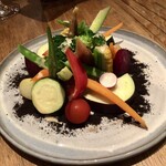 水色食堂 - 畑の恵み（生野菜＆温野菜・カシューナッツソース・ブラックオリーブの粉とアンチョビソース）