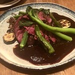 水色食堂 - 宮崎県産牛内もも肉のロースト（塩漬けレモンとフォンドヴォーのソース）